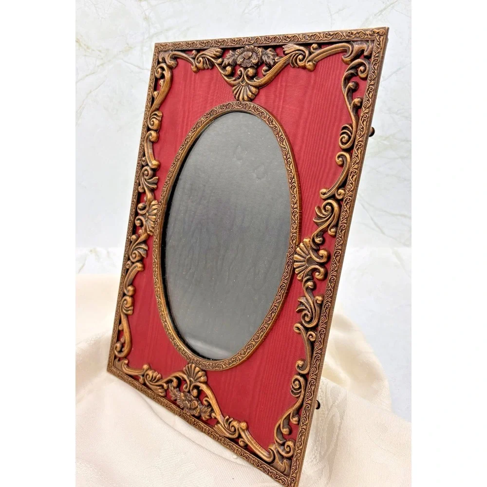 Vintage Ornate Gold Filigree Photo Frame Red Moiré Oval 6.5x4.5‎ Opening Korea